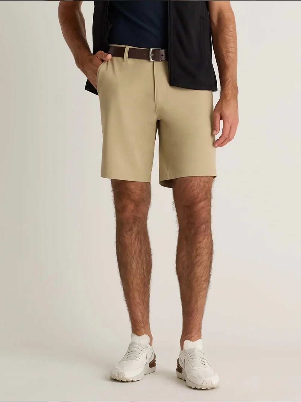 New Quince Men’s ProTech Golf Shorts 9” Sand Dune Tan Khaki size 32 preppy